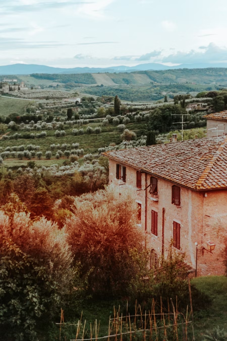 Beautiful Italian property showcasing elegant architecture and stunning views